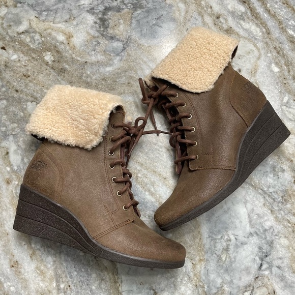 UGG Zea Brown Leather Wedge Boots Women's 9 - Picture 1 of 15